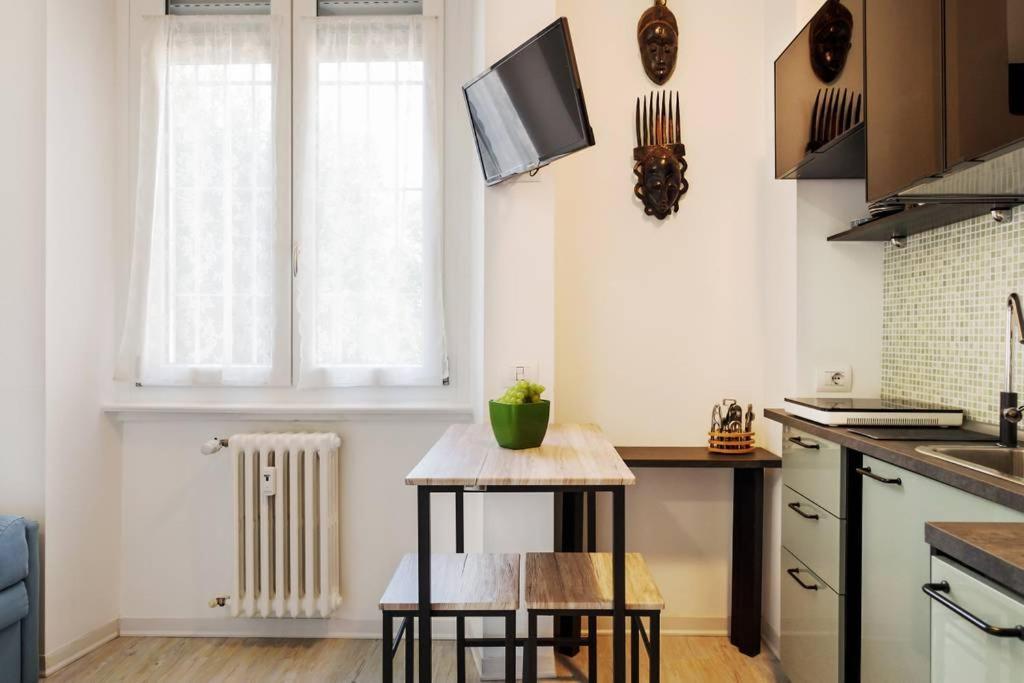 ℒovely & ℰlegant Studio Next To Duomo/Missori Mediolan Zewnętrze zdjęcie