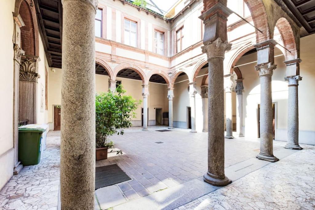 ℒovely & ℰlegant Studio Next To Duomo/Missori Mediolan Zewnętrze zdjęcie