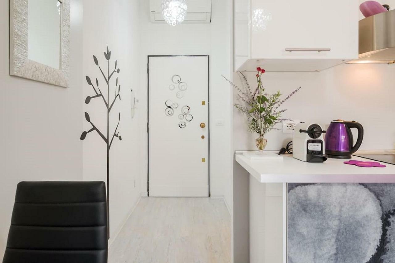 ℒovely & ℰlegant Studio Next To Duomo/Missori Mediolan Zewnętrze zdjęcie