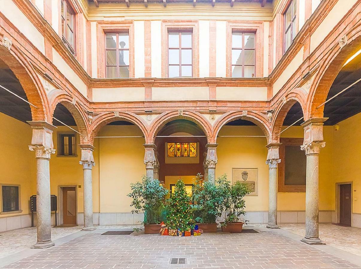 ℒovely & ℰlegant Studio Next To Duomo/Missori Mediolan Zewnętrze zdjęcie