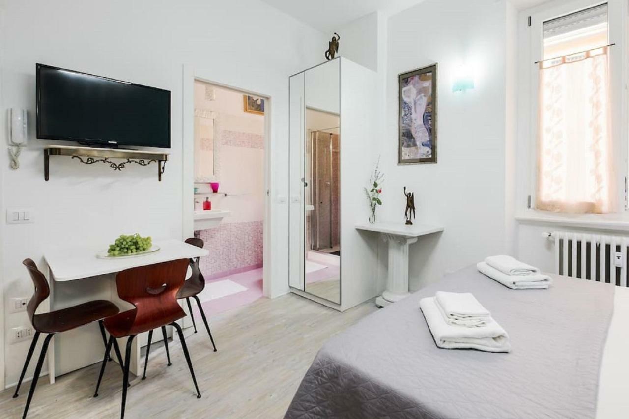 ℒovely & ℰlegant Studio Next To Duomo/Missori Mediolan Zewnętrze zdjęcie